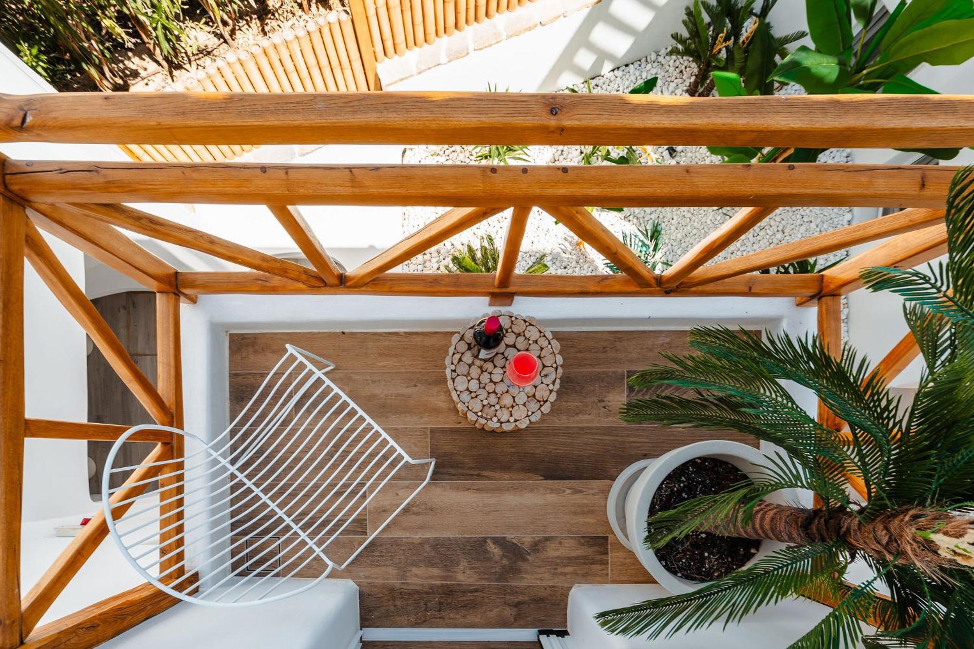 Sunday Luxury Suites Agia Anna  Exterior photo