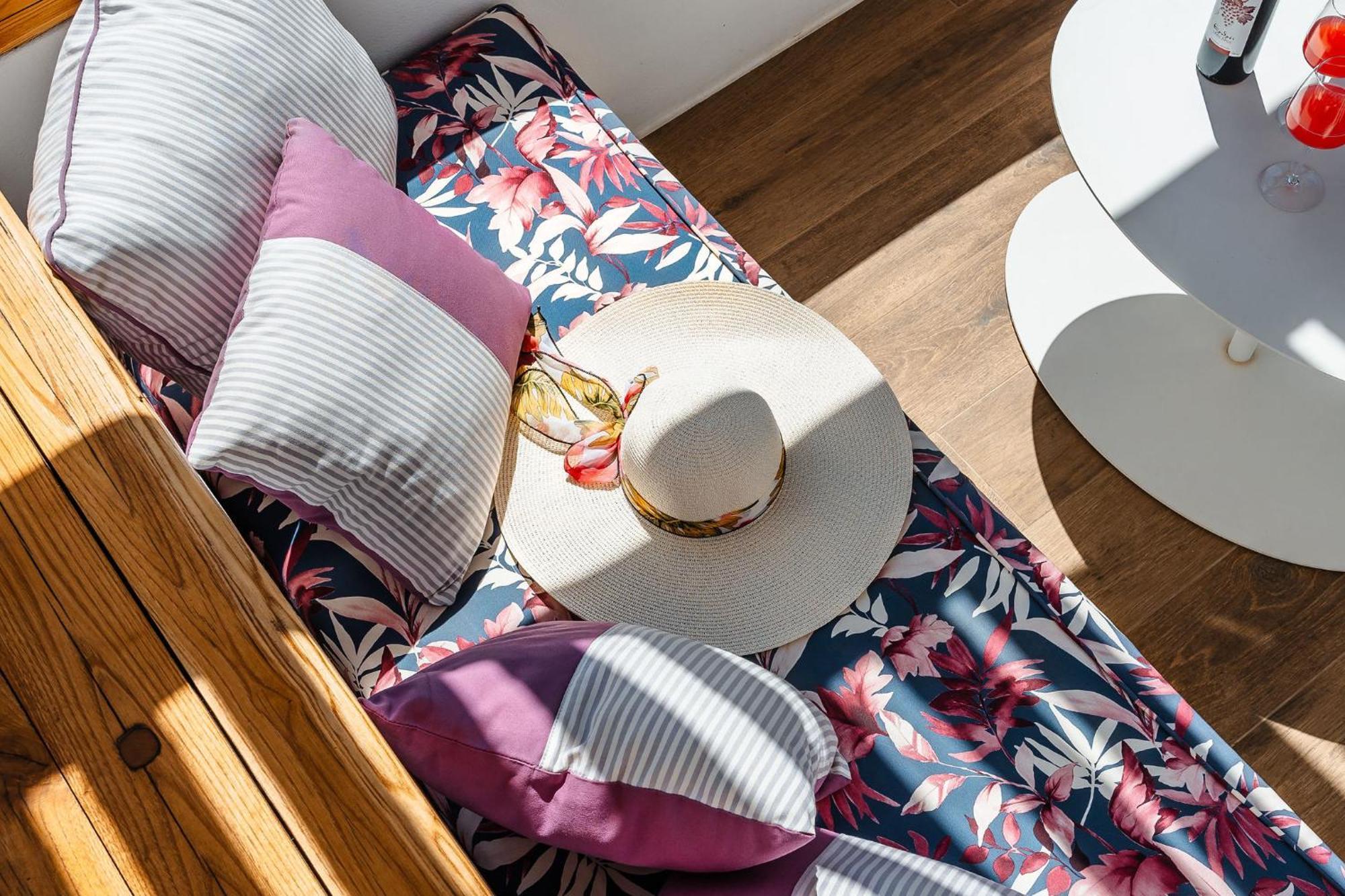 Sunday Luxury Suites Agia Anna  Exterior photo