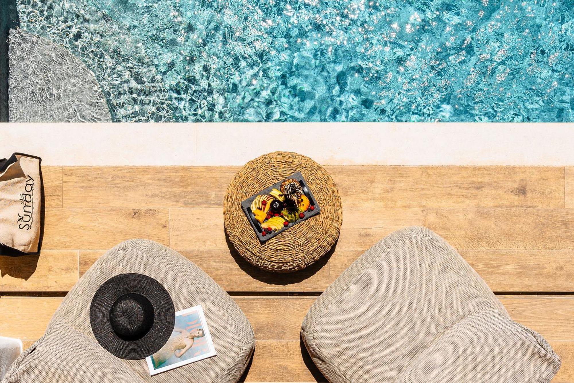 Sunday Luxury Suites Agia Anna  Exterior photo