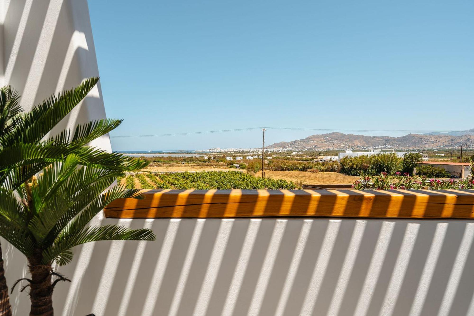 Sunday Luxury Suites Agia Anna  Exterior photo