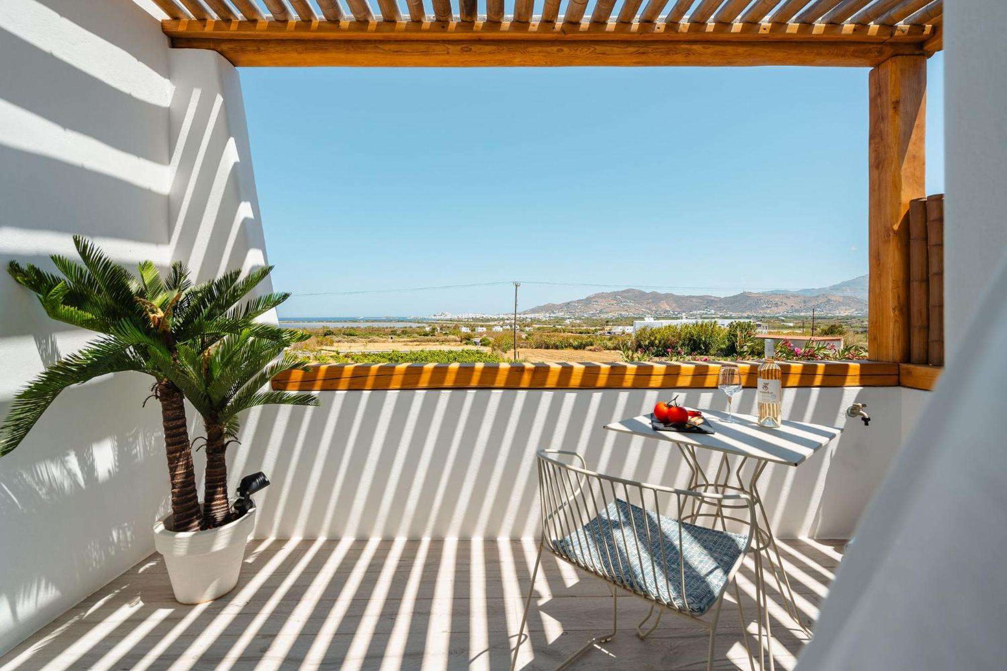 Sunday Luxury Suites Agia Anna  Exterior photo